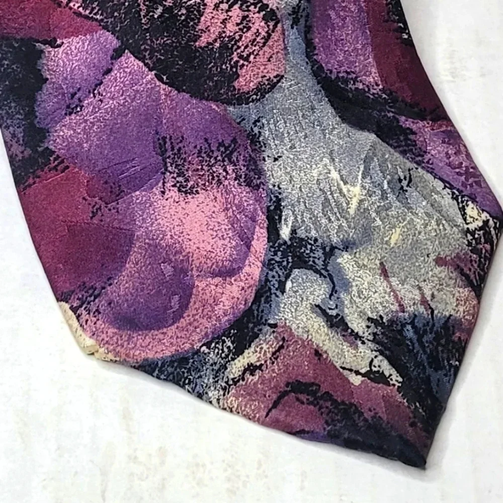 ELIZABETH NELL CRAVETTE Men's Necktie